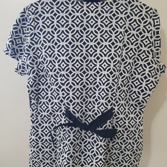 XS Scrub Top Bundle – 5 Tops (White Cross & More) – Size XS - Picture 3 of 11